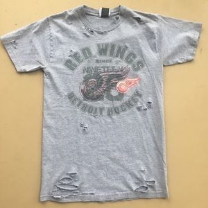 Detroit Red Wings Distressed Shirt